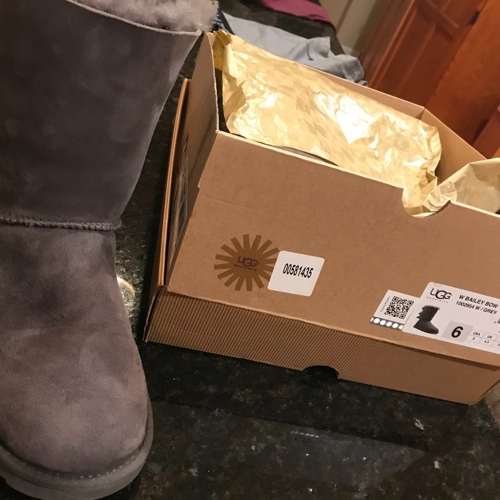 UGG BAILEY BOW